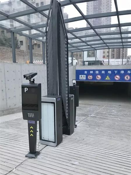 淄川程三生活区车库